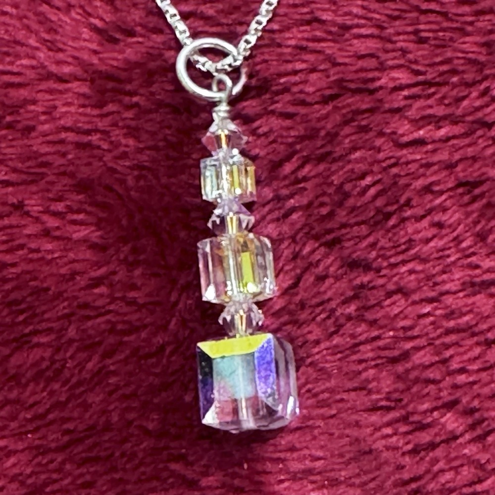 925 Sterling Silver Faceted Crystal Pendant Necklace & Dangle Earrings Set - Picture 7 of 16